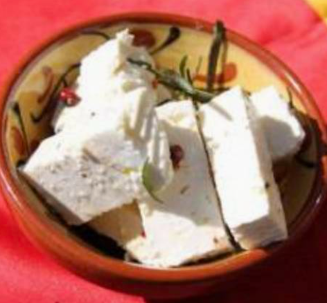 Frischkäse in Olivenöl
